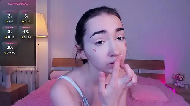 PollyBeev from StripChat