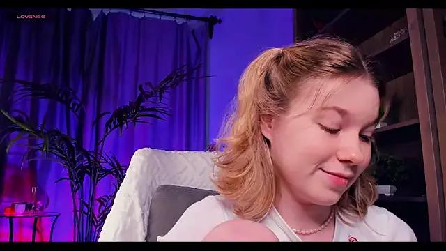 PollyHathor from StripChat is Freechat