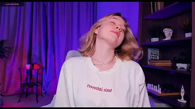 Try our streaming cams variety and talk on a personal level with our adorable girls streamers, showing off their bountiful shapes and dildos.