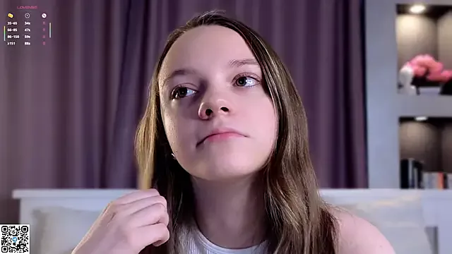 PollyHawkinson on StripChat 