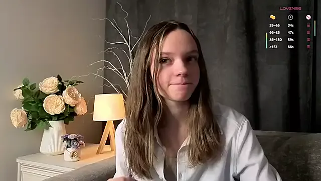 PollyHawkinson on StripChat 