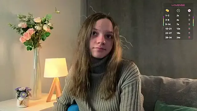 PollyHawkinson on StripChat 