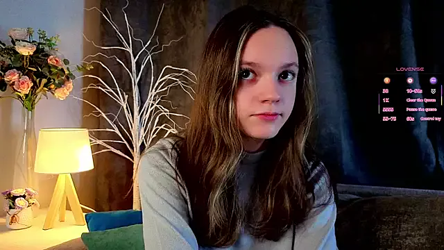 PollyHawkinson on StripChat 