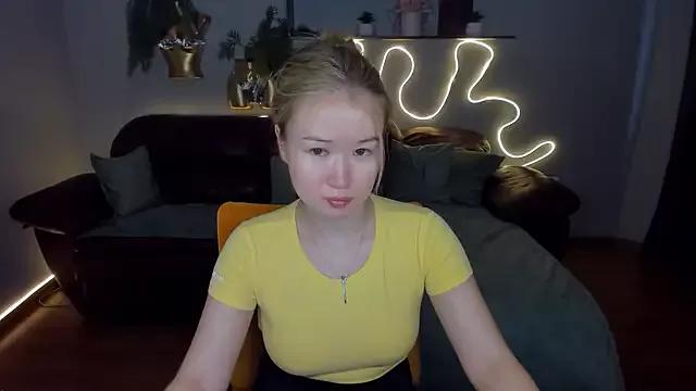 PollyOcean from StripChat