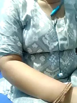 Poojadarlingg0 from StripChat