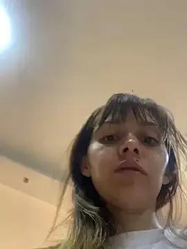 Pretty-10Woman from StripChat is Freechat