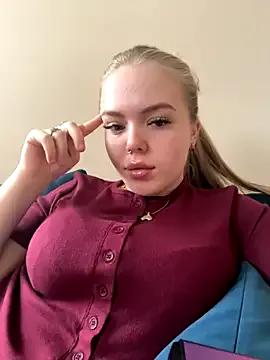 prettycocomae from StripChat is Freechat