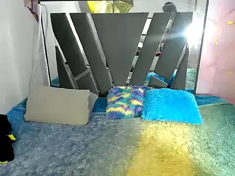 PrettyCristal19 from StripChat is Freechat