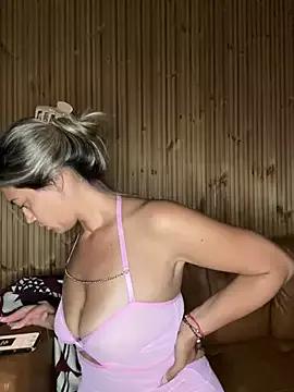 prettyykitty22 from StripChat is Freechat
