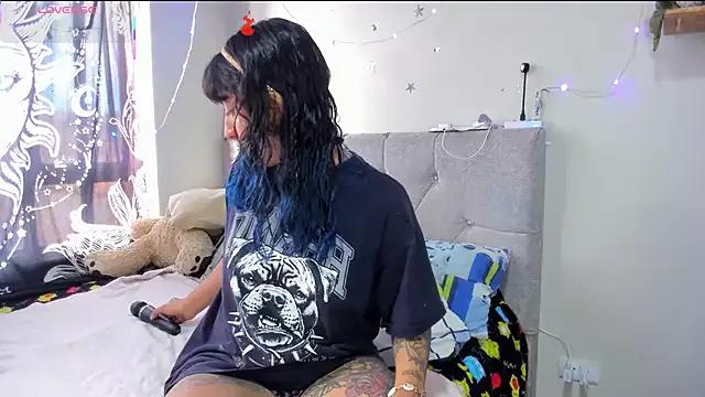 puepleholly from StripChat is Freechat