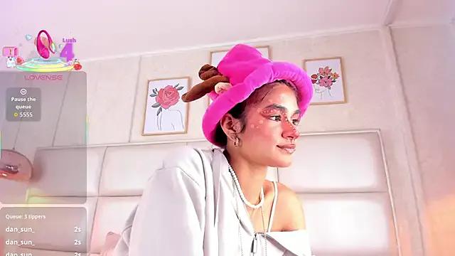 Puffy_Hearts from StripChat is Freechat