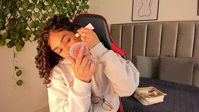 Puffy_Hearts from StripChat