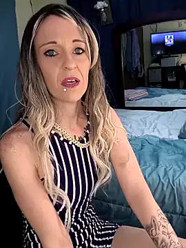 Purple2StayThnxx from StripChat