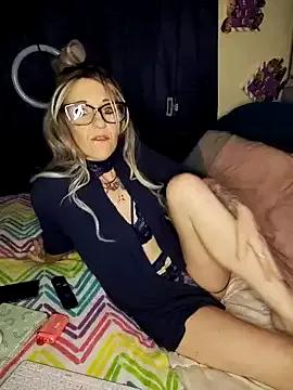Purple2StayThnxx from StripChat