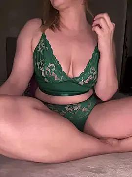 PurpleCandy_22 from StripChat