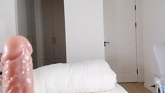 Qiqi-88by on StripChat 