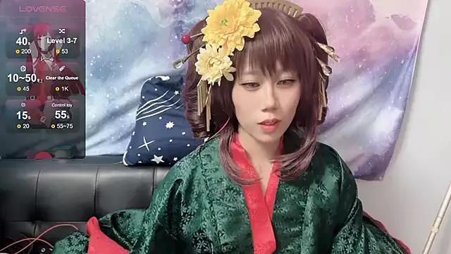 QQ-love13 from StripChat