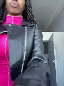Queen-Boobylicious from StripChat is Freechat