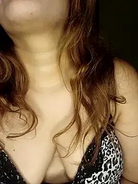 Queen-kohinoor from StripChat is Freechat