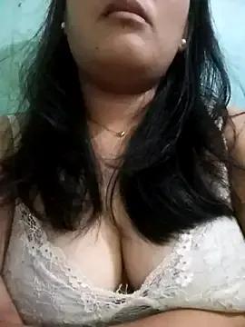 Queen-Rb from StripChat is Freechat