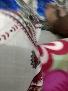 QUEEN-X-CPL from StripChat