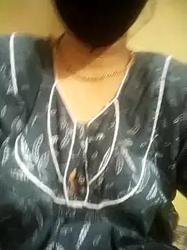 Queen_0011 from StripChat