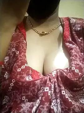 Queen_0011 from StripChat