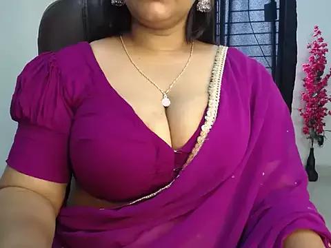 Queen_Jessia from StripChat