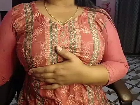 Queen_Jessia from StripChat