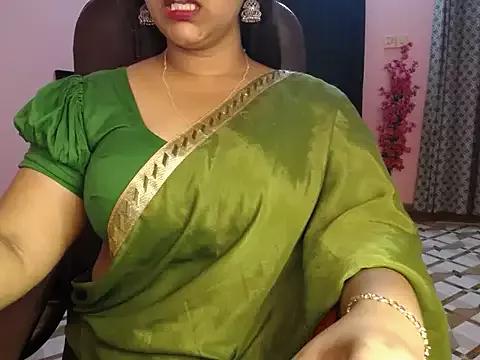 Queen_Jessia from StripChat is Freechat