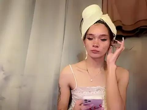 queen_lucinda from StripChat is Freechat