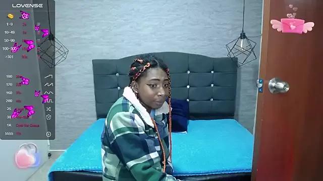 Queen_perla_ from StripChat