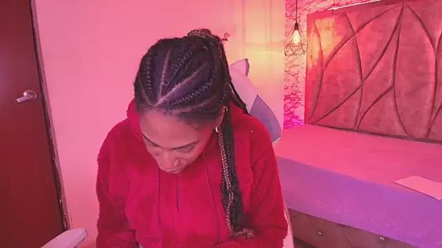 Queen_perla_ from StripChat