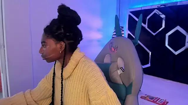 Queen_perla_ from StripChat
