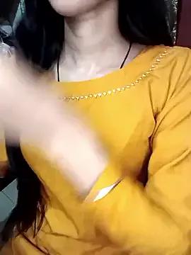 Queen_Pooja7 from StripChat