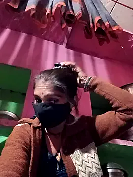 queen_sonam on StripChat 