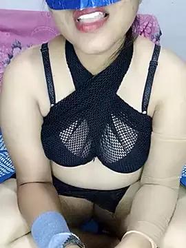 Queen_Taniya from StripChat