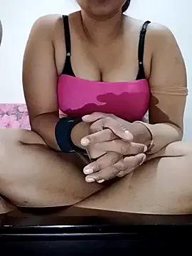 Queen_Taniya from StripChat