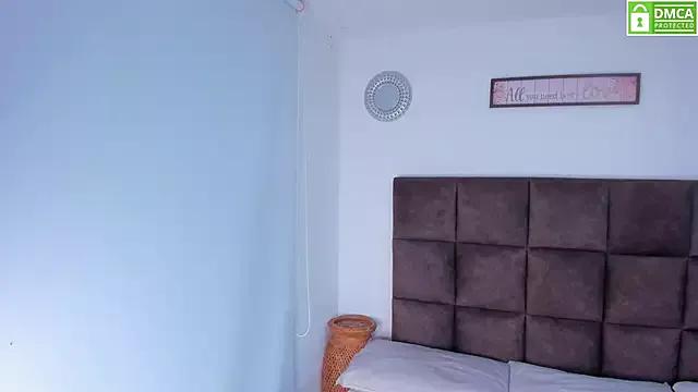 Queen_Violeet from StripChat is Freechat