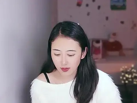 Queena_ from StripChat is Freechat