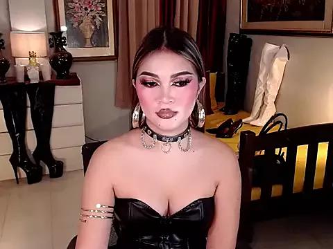 QUEENATHENNA from StripChat is Freechat