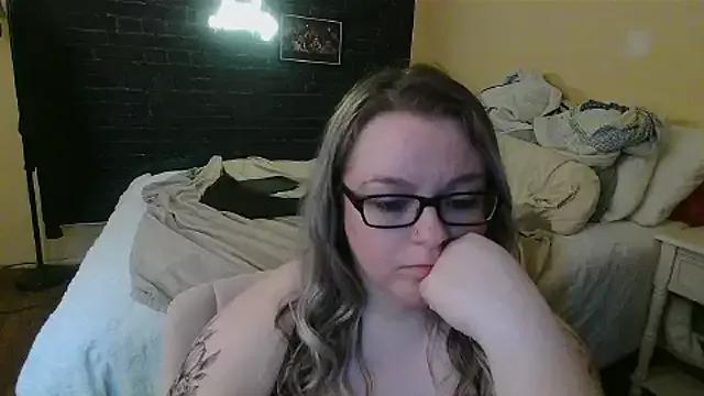 queenb9876 from StripChat