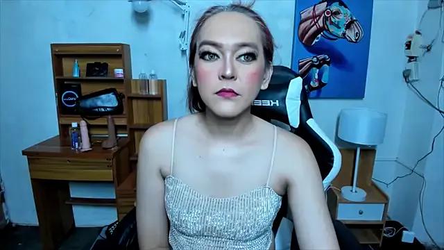 QueenCasandra from StripChat