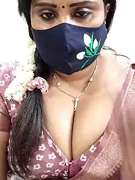 Queenflowerr from StripChat is Freechat