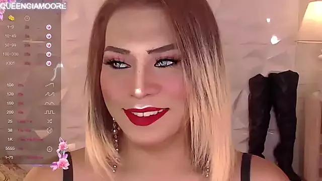 QUEENGiamoore_69 from StripChat