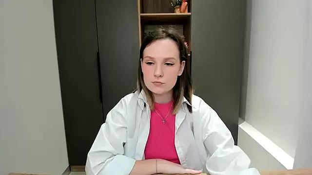 QueenieHathaway from StripChat