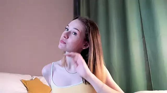 QueenieHathaway from StripChat