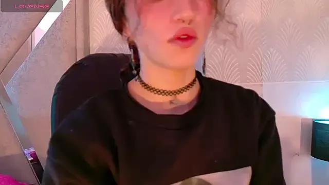 Queenjenn__ from StripChat