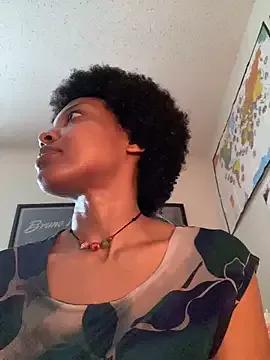 QueenKimi from StripChat is Freechat