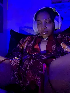 Queenkimi777 on StripChat 